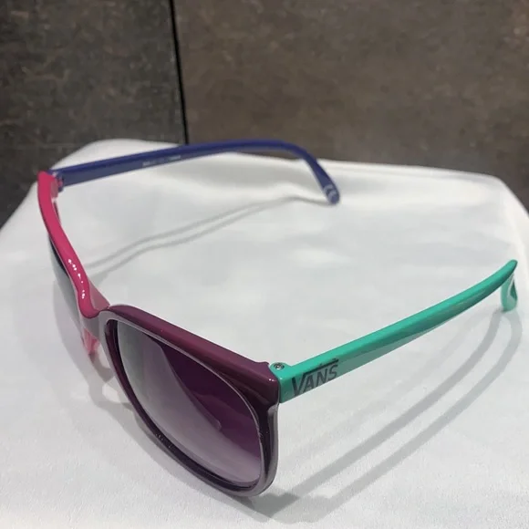 Vans Multicolored Beachwear cat eye sunglasses - Picture 2 of 8